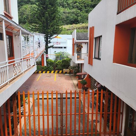 Hotel Emperador Barbosa  Luaran gambar