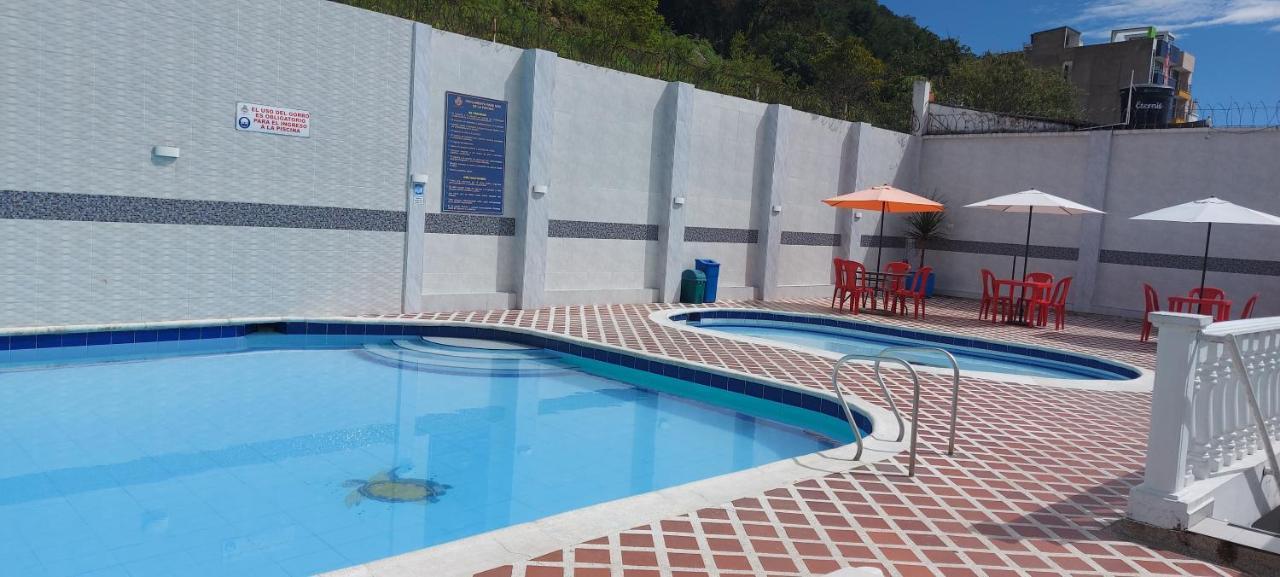 Hotel Emperador Barbosa  Luaran gambar
