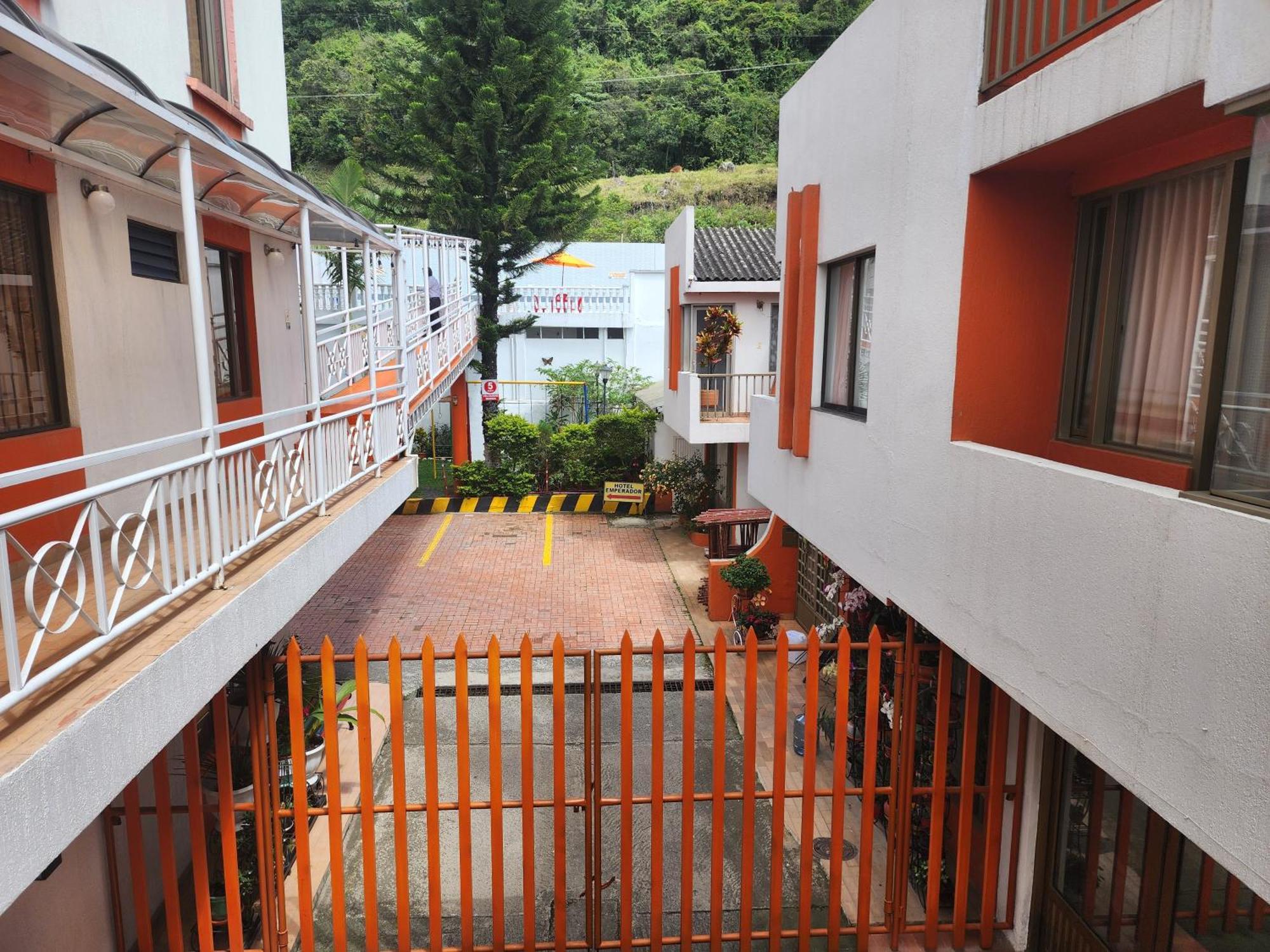 Hotel Emperador Barbosa  Luaran gambar