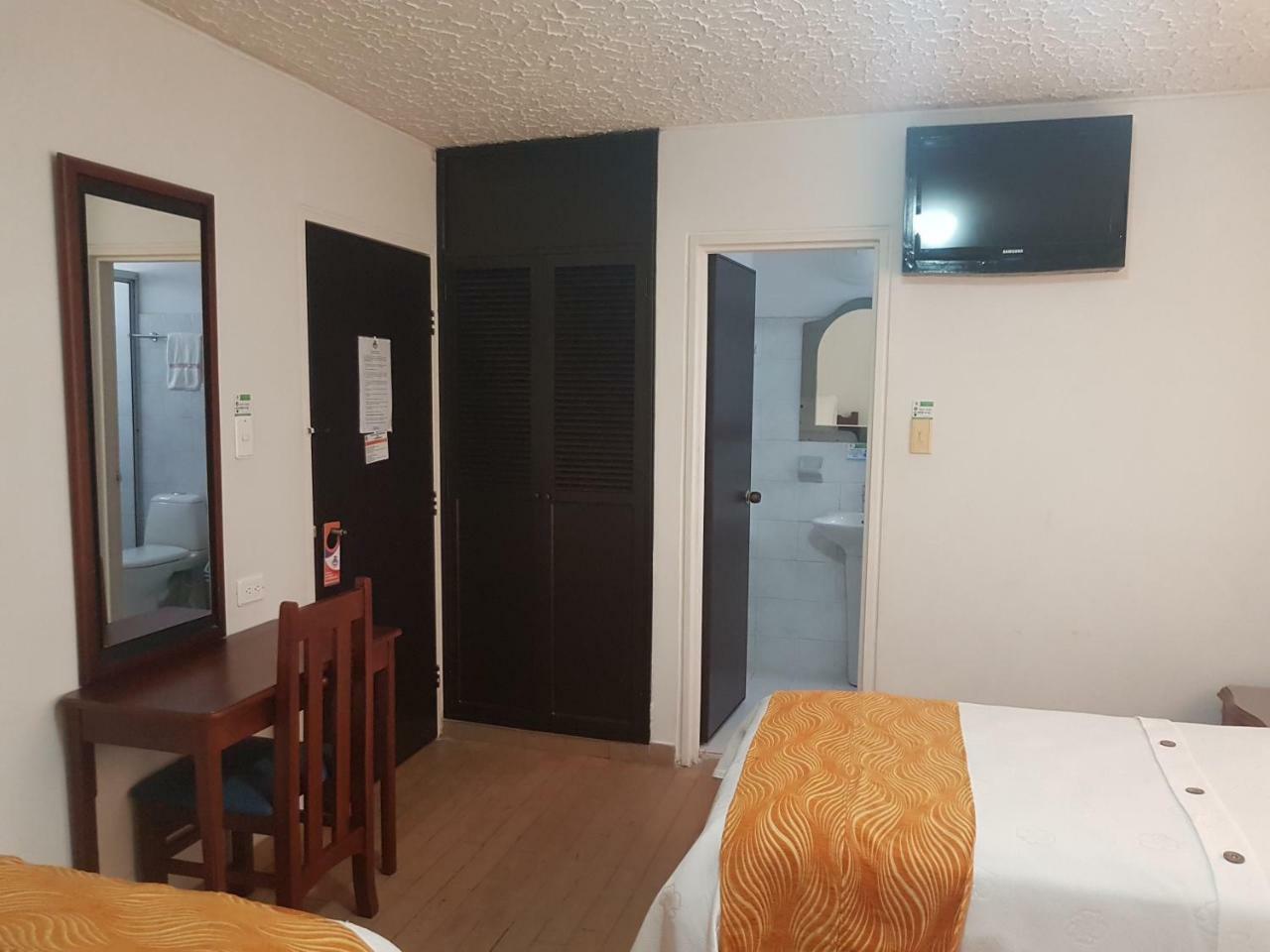 Hotel Emperador Barbosa  Luaran gambar
