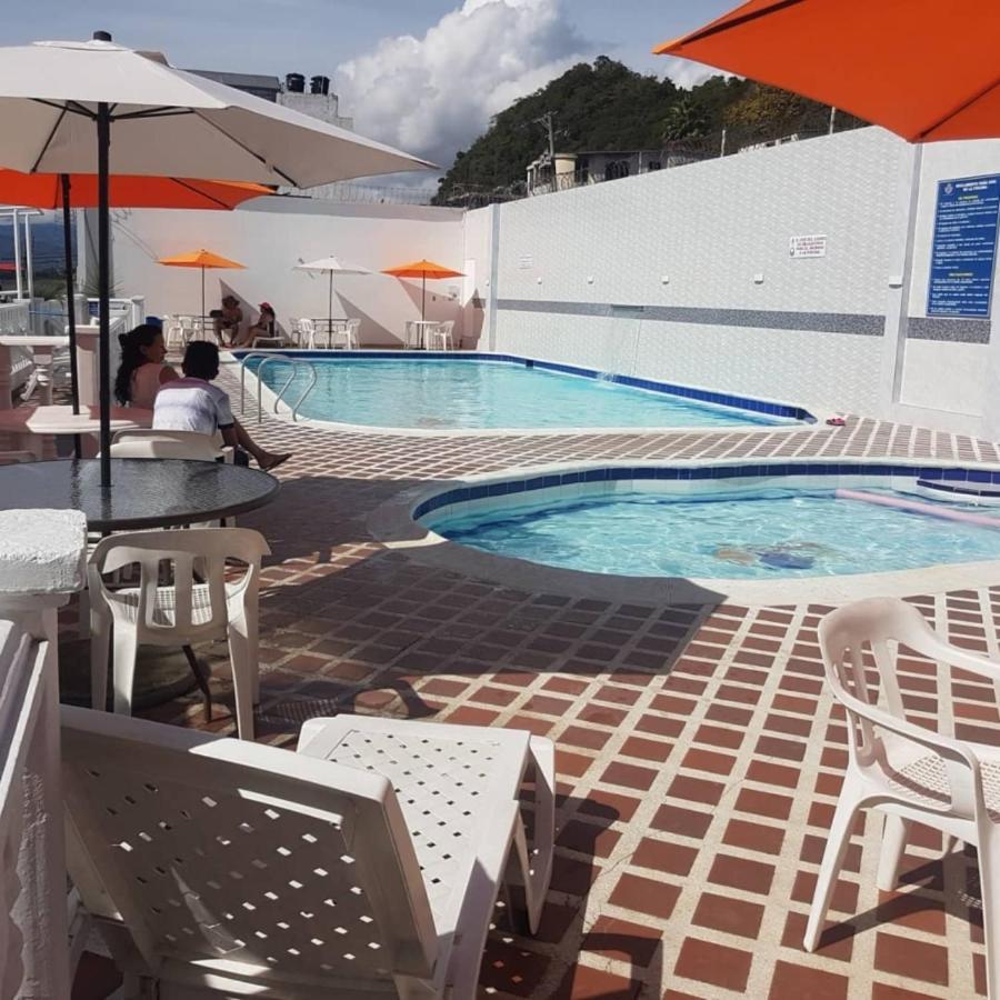 Hotel Emperador Barbosa  Luaran gambar
